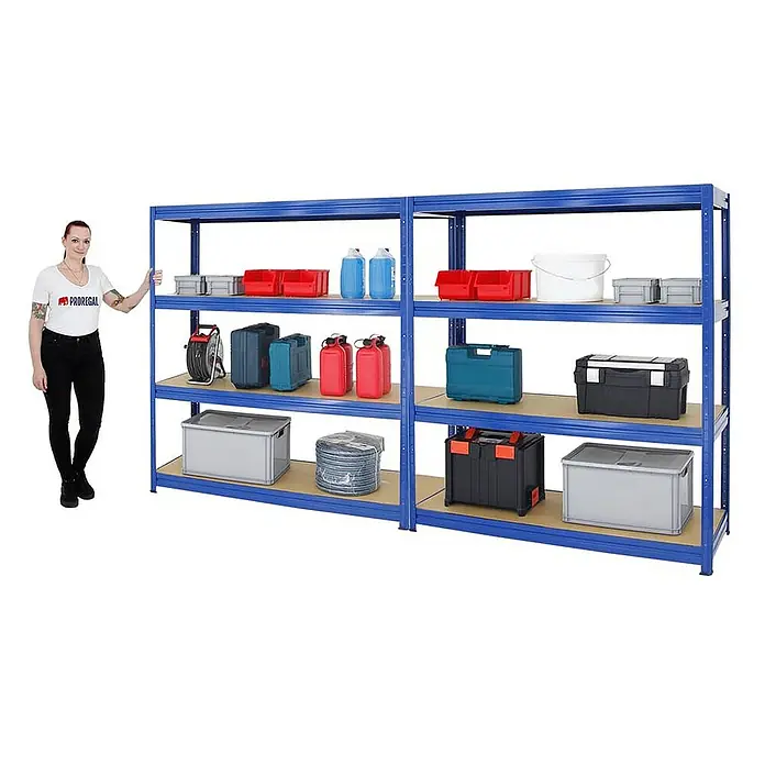 Proregal Schwerlastregal Mega Deal DINO - H x B x T: 180 x 160 x 60 cm, Traglast pro Boden: 600 kg, Anzahl Böden: 4 Stk., Stecken, Blau - Ein blaues Schwerlastregal mit vier Ebenen, gefüllt mit verschiedenen Behältern und Werkzeugen, neben einer Frau zur Größenansicht.