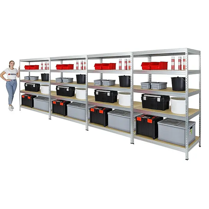 Proregal Schwerlastregal Mega Deal Rivet - Traglast pro Boden: 250 kg, Anzahl Böden: 5 Stk., Stecken, Verzinkt - Ein Regal mit fünf Ebenen, beladen mit verschiedenen Boxen in Rot, Schwarz und Grau. Eine Person steht daneben zum Größenvergleich.