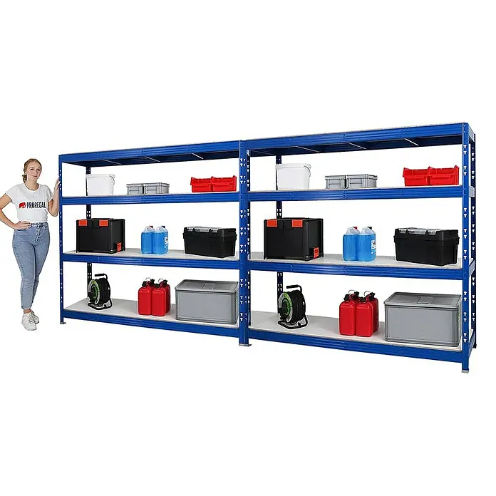 Proregal Schwerlastregal Mega Deal Profi RHINO - Traglast pro Boden: 500 kg, Anzahl Böden: 4 Stk., Stecken, Blau - Regal mit vier Ebenen und blauen Rahmen, bestückt mit Aufbewahrungsboxen, Kanistern und Kabeltrommeln für vielseitige Lagerung.
