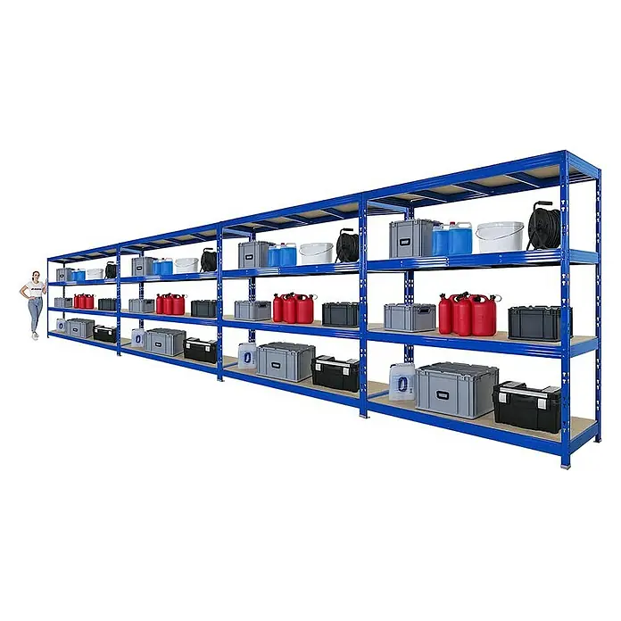 Proregal Schwerlastregal Mega Deal Profi RHINO - H x B x T: 200 x 200 x 60 cm, Traglast pro Boden: 500 kg, Anzahl Böden: 4 Stk., Stecken, Schwarz - Ein blaues Regal, voll mit Kästen, Kanistern und Eimern. Eine Frau steht daneben. Es bietet viel Stauraum für Lagerzwecke.