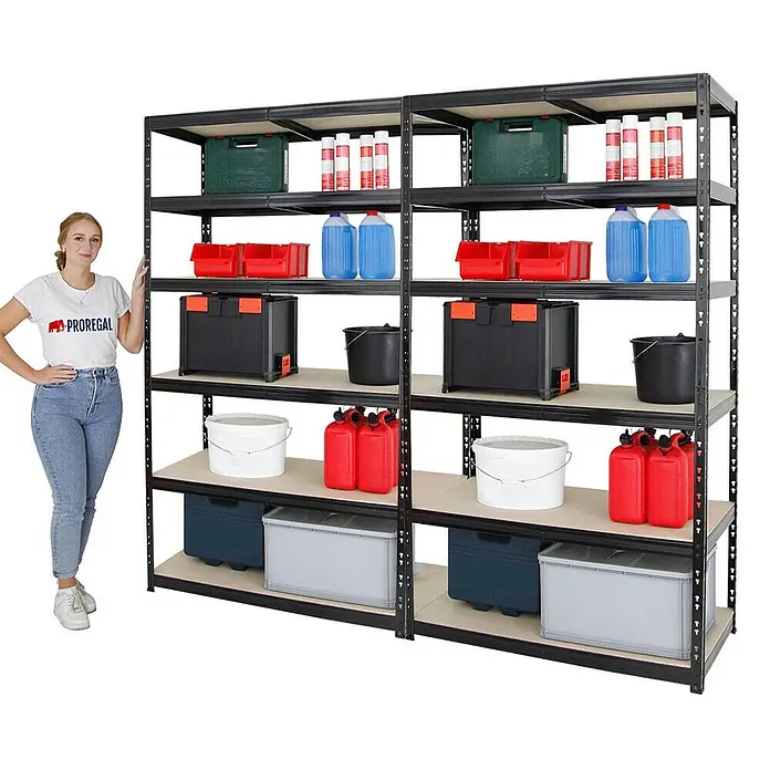 Proregal Schwerlastregal Mega Deal Giant Tiger XL - Traglast pro Boden: 265 kg, Anzahl Böden: 6 Stk., Stecken, Schwarz - Produktfoto eines schwarzen Proregal-Lagerregals mit fünf Regalen, auf denen Behälter, Flaschen und Eimer unterschiedlicher Größe stehen.