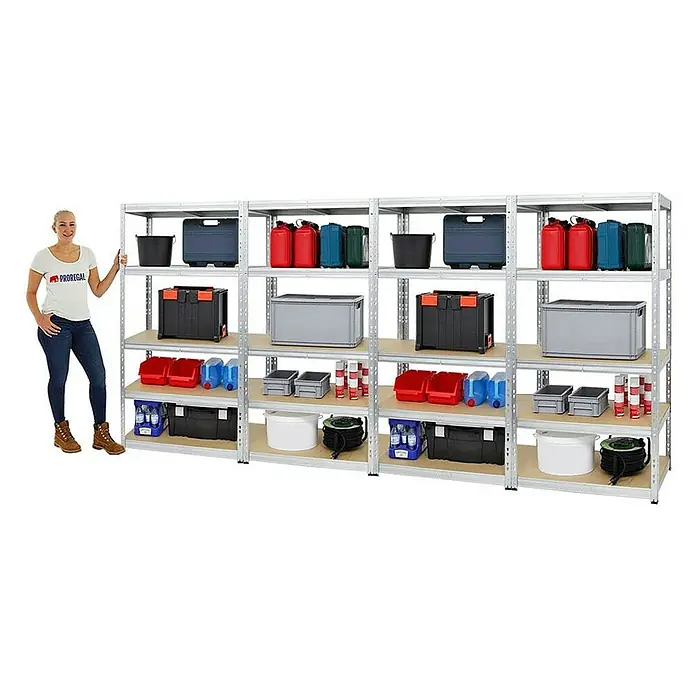 Proregal Schwerlastregal Mega Deal Tiger - H x B x T: 180 x 90 x 60 cm, Traglast pro Boden: 265 kg, Anzahl Böden: 5 Stk., Stecken, Verzinkt - Das Bild zeigt ein silbernes Metallregal mit vier Ebenen, das mit verschiedenen Gegenständen wie Behältern und Werkzeugen gefüllt ist.