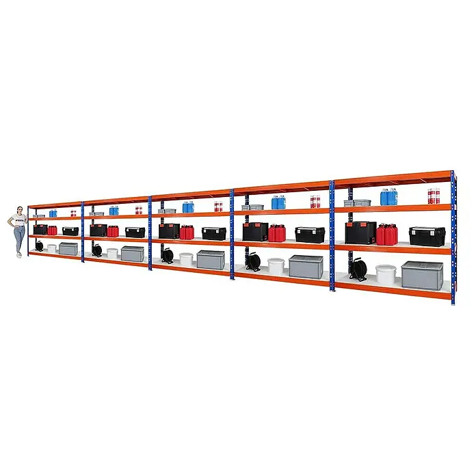 Proregal Schwerlastregal Mega Deal Profi RHINO - Traglast pro Boden: 500 kg, Anzahl Böden: 4 Stk., Stecken, Blau-Orange - Ansicht eines langen, modularen Schwerlastregals mit drei Ebenen und verschiedenen aufbewahrten Gegenständen für Lagerlösungen.