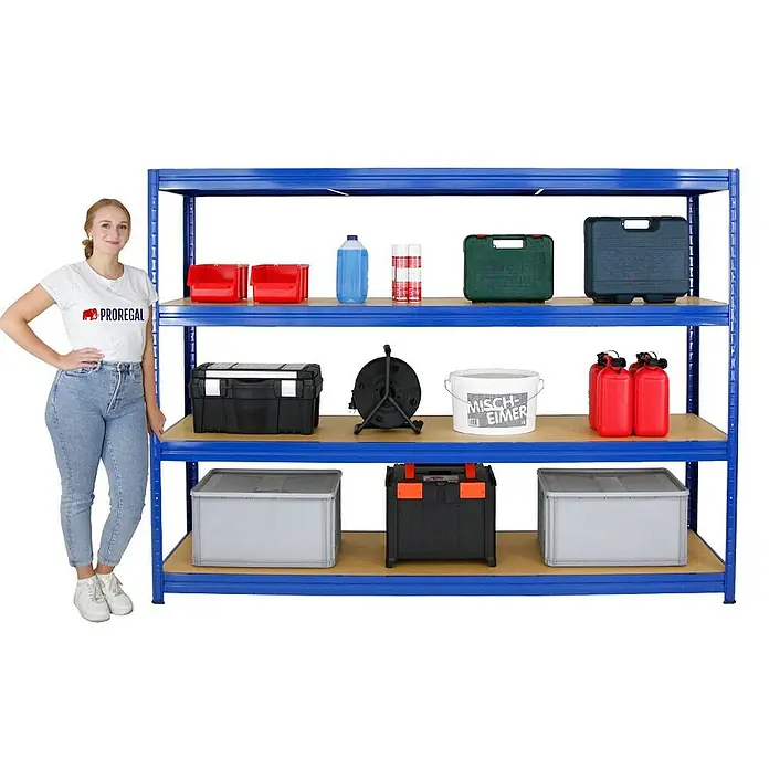 Proregal Schwerlastregal Mega Deal DINO - H x B x T: 180 x 240 x 60 cm, Traglast pro Boden: 450 kg, Anzahl Böden: 4 Stk., Stecken, Blau - Regal mit drei Ebenen, gefüllt mit verschiedenen Aufbewahrungsbehältern und Werkzeugen, ideal für Garage oder Lagerraum.