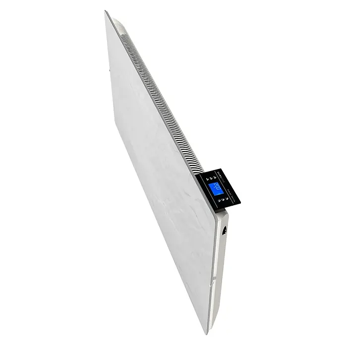 ClimaStar Speichersteinheizung Comfort Line WiFi - Schieferweiß - Nahaufnahme einer weißen, eleganten Climastar-Heizung mit digitalem Display und Lamellen, die für effiziente Wärmeverteilung sorgt.