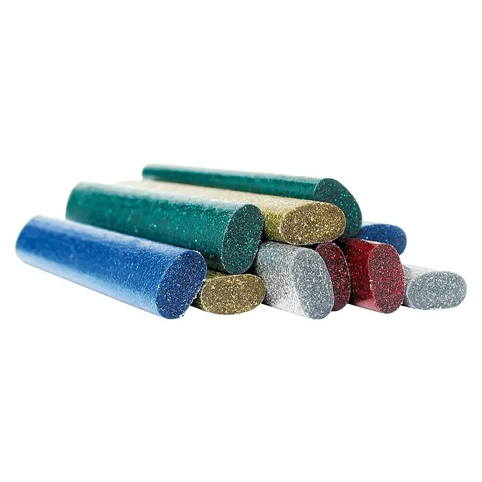 Rapid Klebepatronen - Passend für: Rapid Heißklebepistole EG130, 125 g, Rot/Grün/Blau glitzernd - Ein Haufen farbiger Stifte in verschiedenen Größen und Farben, die auf einem weißen Untergrund liegen.