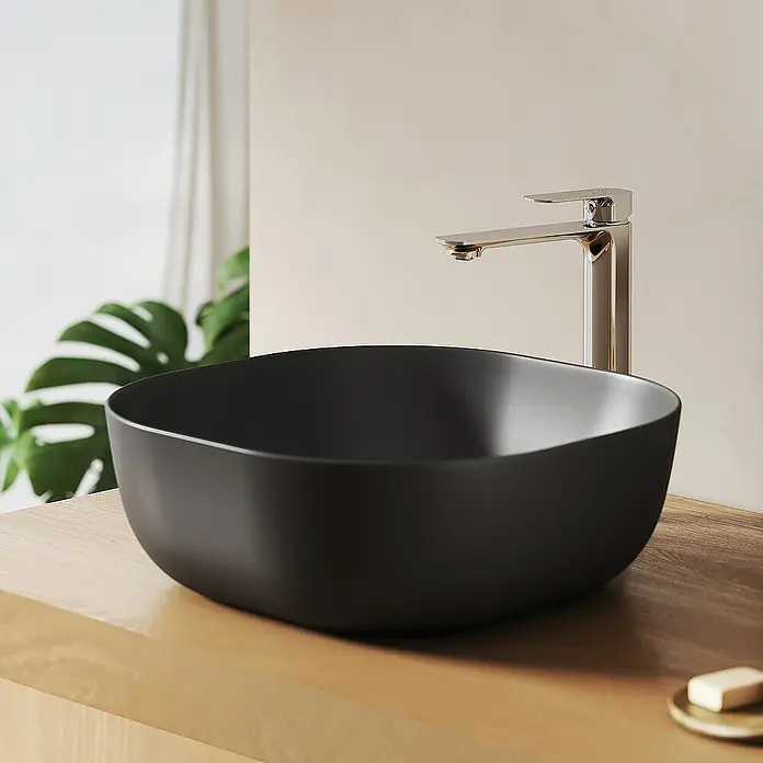 Emke Aufsatzwaschbecken CB20 - 41,5 x 41,5 cm, Hahnloch: Ohne, Ohne Überlauf, Schwarz - Elegantes Waschbecken in Schwarz mit modernem Chrom-Wasserhahn. Perfekt für ein stilvolles Badezimmer mit zeitgemäßem Design und klaren Linien.