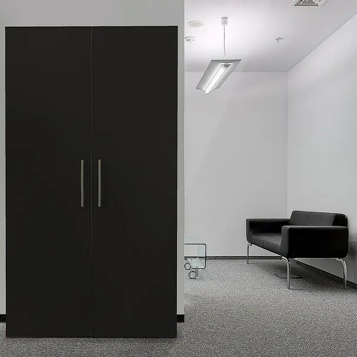 Respekta Schrankküche Peter - Breite: 104 cm, Schwarz/Weiß, Mit Glaskeramikkochfeld - Schwarzer Schrank mit zwei Türen und silbernen Griffen in einem modern eingerichteten Raum. Der Schrank bietet viel Stauraum.