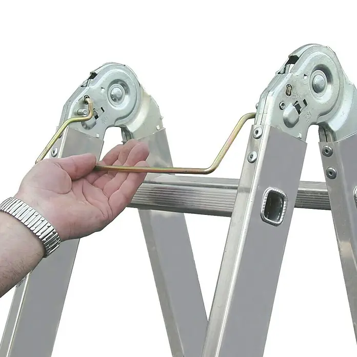 Krause Stabilo Doppelleiter - Anzahl Tritte: 12 Stk., Arbeitshöhe: 4,4 m, Aluminium - Nahaufnahme einer vielseitigen Mehrzweckleiter mit justierbarem Gelenk für verschiedene Konfigurationen, ideal für Heimwerkerarbeiten.