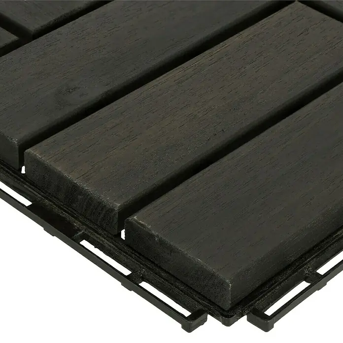 Klickfliese - Akazie, 30 x 30 x 2 cm, Dunkelgrau, 5 Stk. - Nahaufnahme von ineinandergreifenden Terrassendielen aus dunklem Holz, die eine robuste und stilvolle Option für den Außenbereich darstellen.