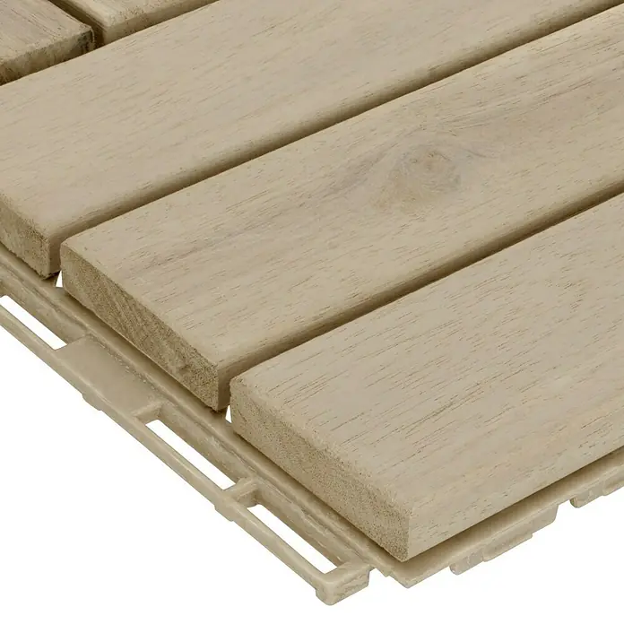 Klickfliese - Akazie, 30 x 30 x 2 cm, Beige, 5 Stk. - Nahaufnahme von Outdoor-Terrassenfliesen aus hellem Holz mit Kunststoffunterlage für einfache Installation.