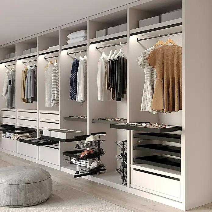 Emuca Kleiderstangen-Set Luxe - Länge: 75 cm, Tiefschwarz - Elegante begehbare Garderobe mit Kleiderstangen, Schubladen und Schuhablagen für eine organisierte Aufbewahrung von Kleidung und Accessoires.