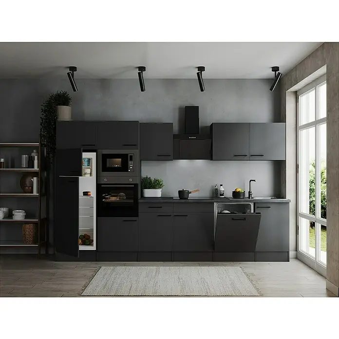 Respekta Olivia Küchenzeile - Breite: 340 cm, Grau, Farbe Arbeitsplatte: Granit Optik, Mit Elektrogeräten, Schwarze Griffe - Eine moderne, dunkle Küche mit integrierten Geräten und minimalistischem Design, die eine elegante und funktionale Atmosphäre schafft.