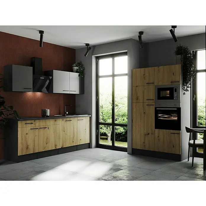 Respekta Olivia Küchenzeile - Breite: 340 cm, Artisan Eiche Nachbildung/Grau, Mit Elektrogeräten - Helle Küche mit Holzfronten, grauen Akzenten und modernen Geräten. Die Arbeitsfläche ist dunkel gehalten und wird durch Spots beleuchtet.
