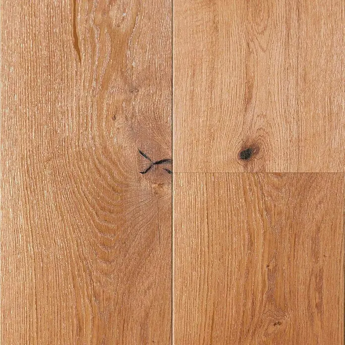 Parkettmuster Eiche Hotel - 280 x 160 x 15 mm, Landhausdiele - Nahaufnahme von Holzfußbodendielen mit natürlicher Maserung und Astlöchern, die Wärme und Charakter des Materials hervorheben.