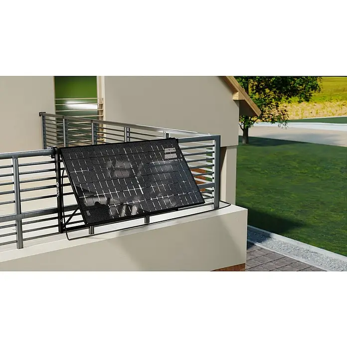 Befestigungs-Set - Metall, Passend für: Hepa-Komplettkraftwerke - Auf einem Balkon ist ein tragbares Solarmodul von Heru aufgehängt, das die Energieeffizienz und Nachhaltigkeit des Wohnraums verbessert.
