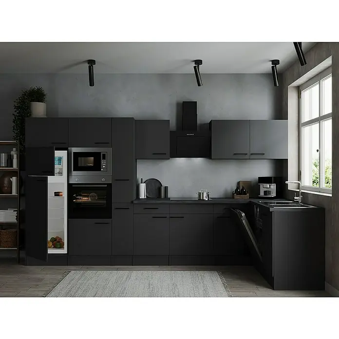Respekta Olivia Winkelküche - 172 x 370 cm, Grau, Farbe Arbeitsplatte: Granit Optik, Mit Elektrogeräten, Schwarze Griffe - Elegante dunkle Küche mit modernen Geräten wie Mikrowelle, Backofen und Geschirrspüler. Helle Arbeitsplatte und Fenster sorgen für Kontrast.