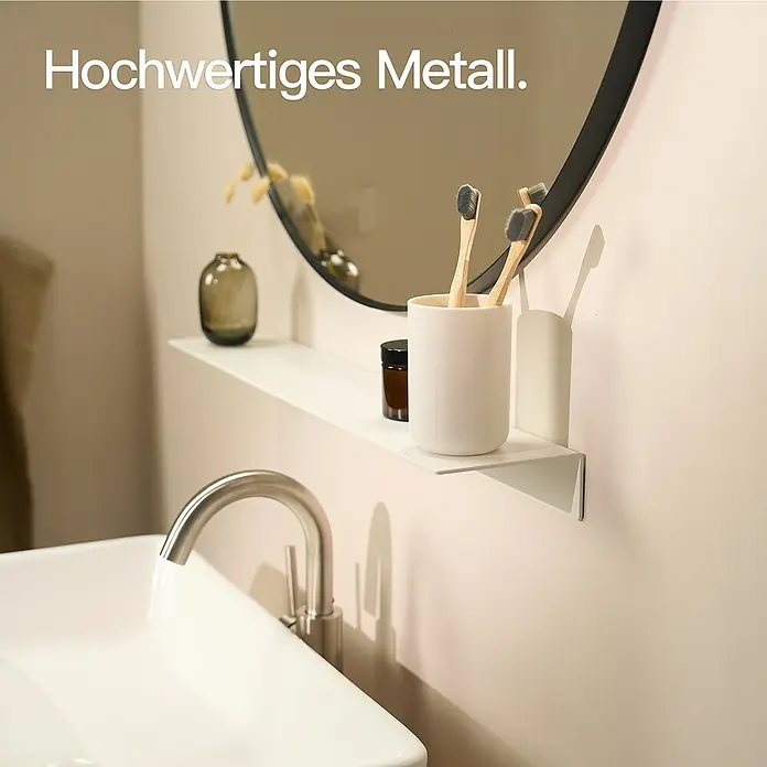 Designfabrik Hamburg Badablage - Breite: 58 cm, Aluminium, Weiß - Hochwertiges Metall-Regal im Badezimmer mit Zahnputzbecher und Spiegel, stilvoll und funktional.\n