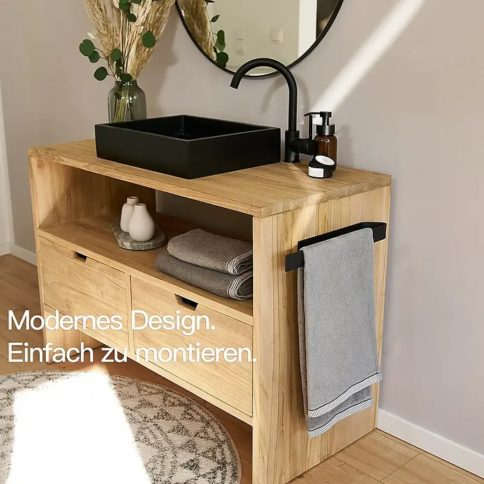 Designfabrik Hamburg Handtuchhalter - Schwarz, Matt, Breite: 40 cm - Das Bild zeigt einen Waschtischunterschrank aus Holz mit einem schwarzen Aufsatzwaschbecken und einer Handtuchstange.