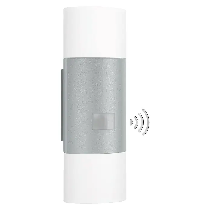 Steinel LED-Sensor-Außenwandleuchte L 910 S silber - 9,8 W, L x B x H: 8 x 8,5 x 23,5 cm, Silber, Weiß, Warmweiß - Eine moderne, silberfarbene Außenwandleuchte mit Bewegungssensor, die ein warmes, einladendes Licht für den Außenbereich bietet.