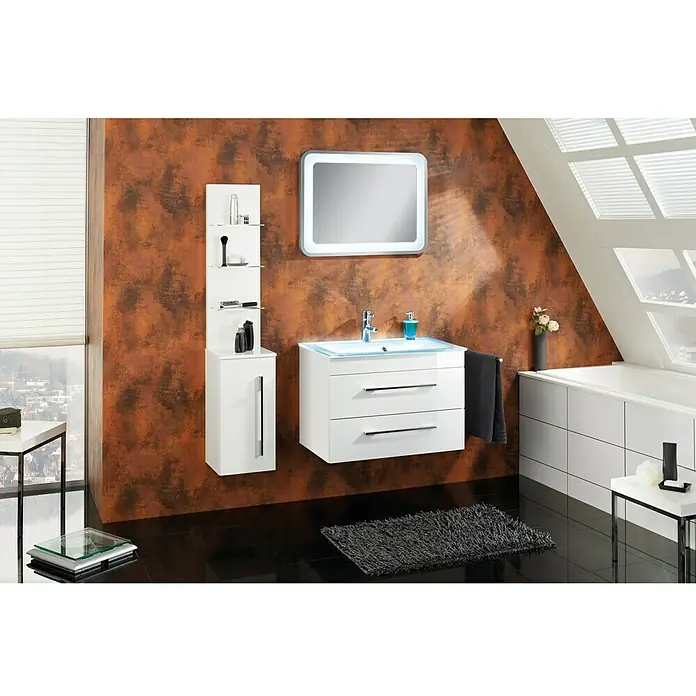 Camargue Stella Waschtischunterschrank - 59,2 x 40,8 x 49 cm, Mit Beleuchtung, Weiß - Modernes Badezimmer-Interieur mit weißen Möbeln, darunter ein Waschtisch mit Schubladen und Spiegelschrank, vor einer strukturierten Wand.