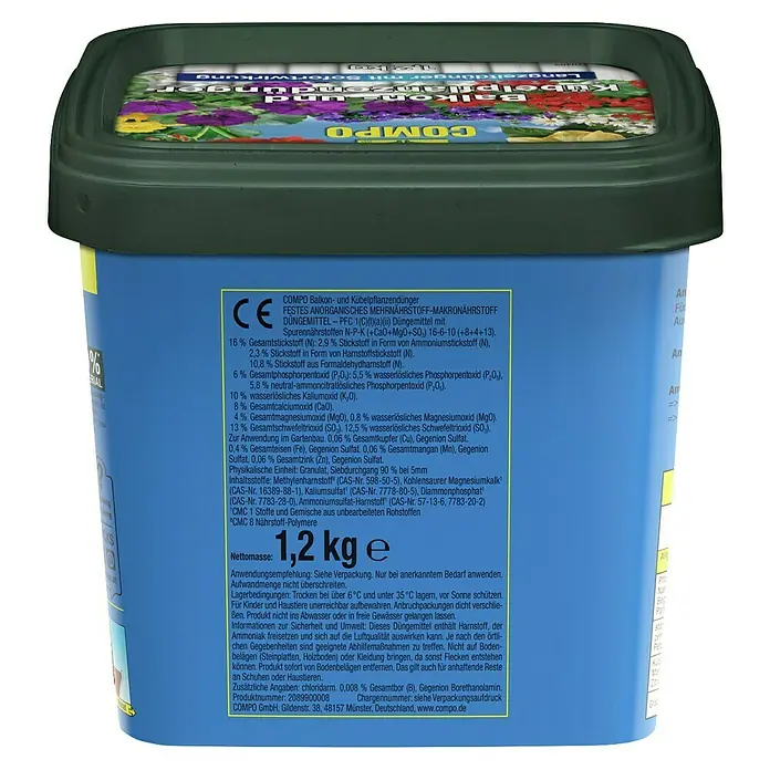 Compo Balkon- & Kübelpflanzen-Nahrung - 1,2 kg - Nahaufnahme des COMPO Balkon- und Kübelpflanzendüngers (1,2 kg) mit detaillierten Nährwertangaben und Anwendungshinweisen auf dem Etikett.