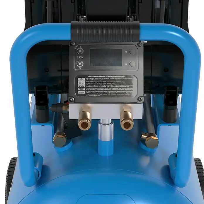 Güde Flüsterkompressor Airpower 675/8/100 ED-Silent - 4.400 W, Max. Druck: 8 bar, 100 l, Schmierung: Ohne - Nahaufnahme einer blauen Luftkompressor-Steuerung mit digitalem Display und Bedienungsanleitung für den intelligenten Regler.