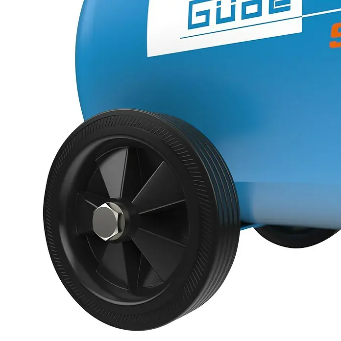 Güde Flüsterkompressor Airpower 150/8/24 Silent - Max. Druck: 8 bar, 24 l, Schmierung: Ohne - Nahaufnahme eines blauen Güde-Druckluftkompressors mit schwarzem Rad und silberner Radmutter.