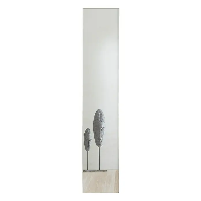 Room Plaza Easy Spiegel-Bau-Set - Passend für: Room Plaza Easy Schiebetür-Bau-Sets, 400 x 2.000 mm - Skulptur mit zwei Gesichtern auf einem Ständer, die in einem schmalen Rahmen steht und ein elegantes Designelement darstellt.