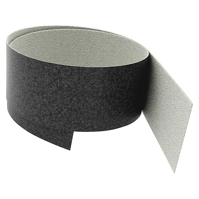 Kantoflex Umleimer 37978 Mocca - L x H: 65 x 4,4 cm, 2 Stk. - Ein gewickeltes Band mit einer schwarzen Außenseite und einer grauen Innenseite, das auf einer weißen Oberfläche liegt.