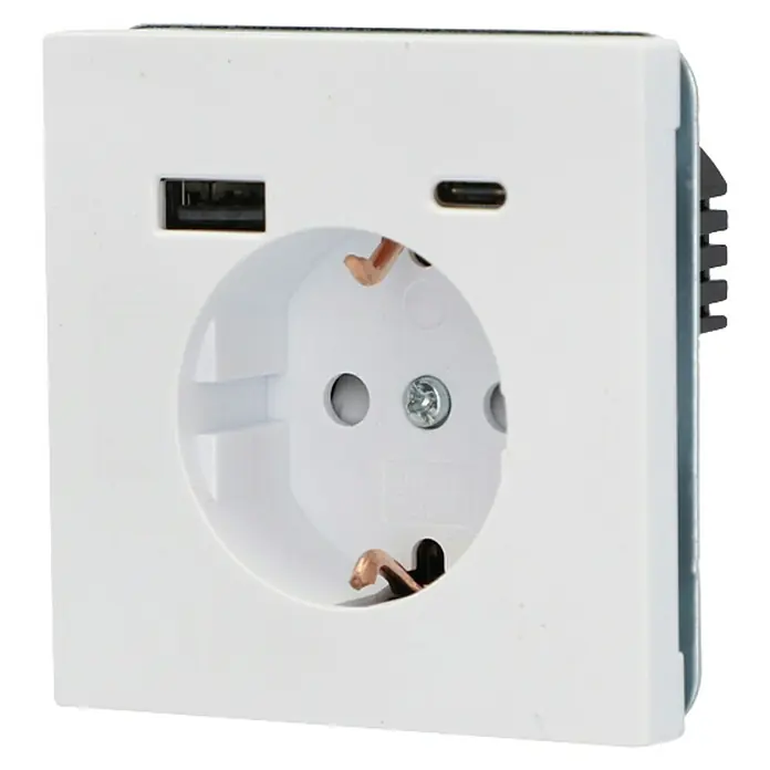 Voltomat USB-Steckdose Typ A/C Lena - Polarweiß, Matt, Kunststoff, Unterputzmontage - Nahaufnahme einer weißen Steckdose mit USB-A- und USB-C-Anschlüssen, die moderne Konnektivität für elektronische Geräte bietet.