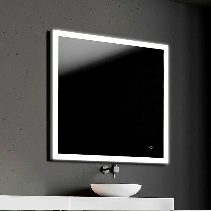 Lichtspiegel Etna - 60 x 70 cm, Stahl, Sensor - Beleuchteter quadratischer Spiegel über einem modernen Waschbecken. Das schlichte Design passt gut in moderne Badezimmer.