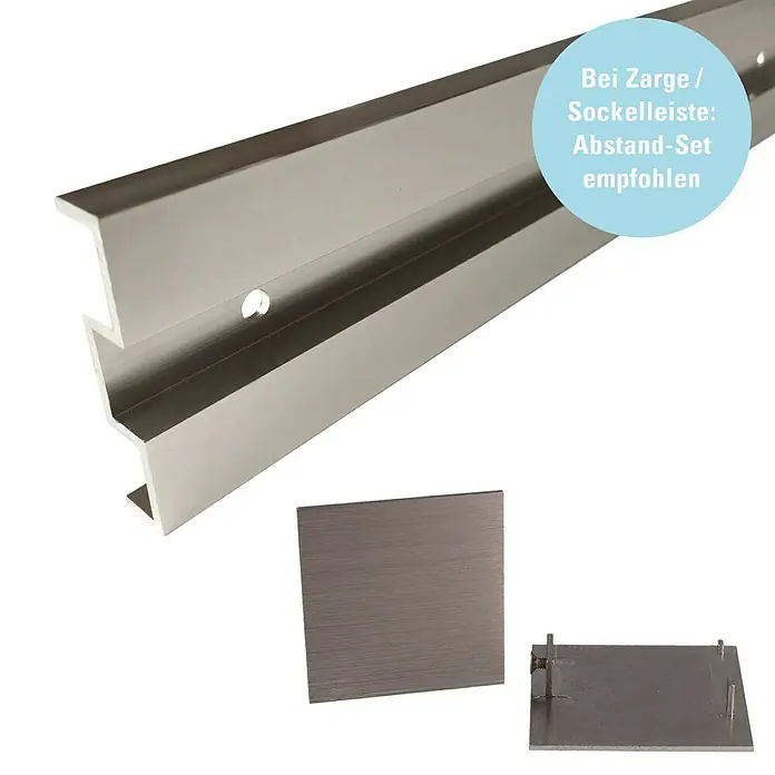 Diamond Doors Abstands-Set Linea 60 2.0 - Edelstahloptik, 2.000 x 185 x 63,5 mm, Passend für: Diamond Doors Glasschiebetür-Beschlag Linea 60 2.0 - Das Bild zeigt eine Treppenkantenprofil-Konstruktion in Silber mit Zubehör, wobei auf die Verwendung eines Abstand-Sets hingewiesen wird.