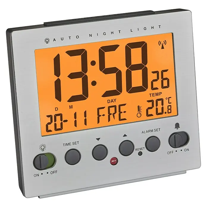 TFA Dostmann Funkwecker 60.2561.55 - Digitales Display, Batteriebetrieben, Silber, 9,9 x 4,2 x 9 cm - Digitaler Wecker mit Anzeige von Uhrzeit (13:58), Datum (20.11.) und Temperatur (20,8°C) mit automatischer Nachtlichtfunktion.