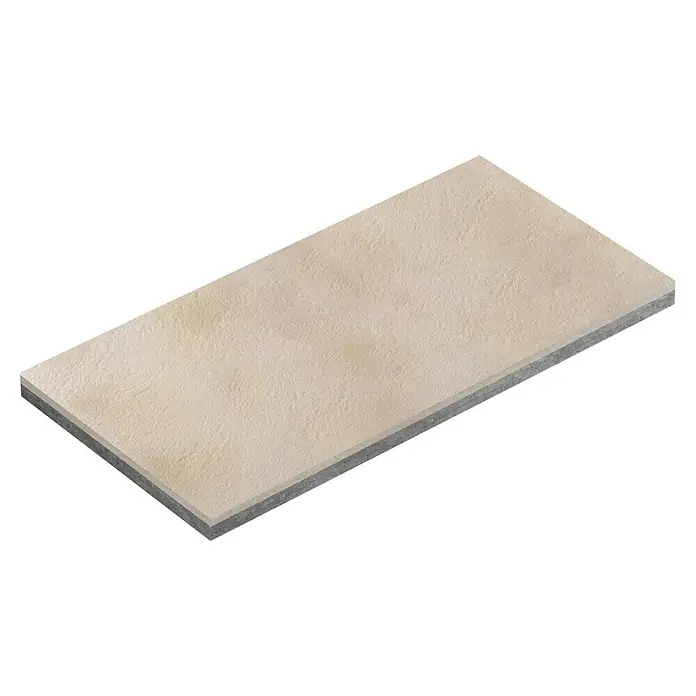 EHL Terrassenplatte Mesafino - 80 x 40 x 4 cm, Beige, Beton - Nahaufnahme eines rechteckigen Pflastersteins mit beiger Oberfläche und grauer Unterseite, ideal für Gehwege und Terrassen.