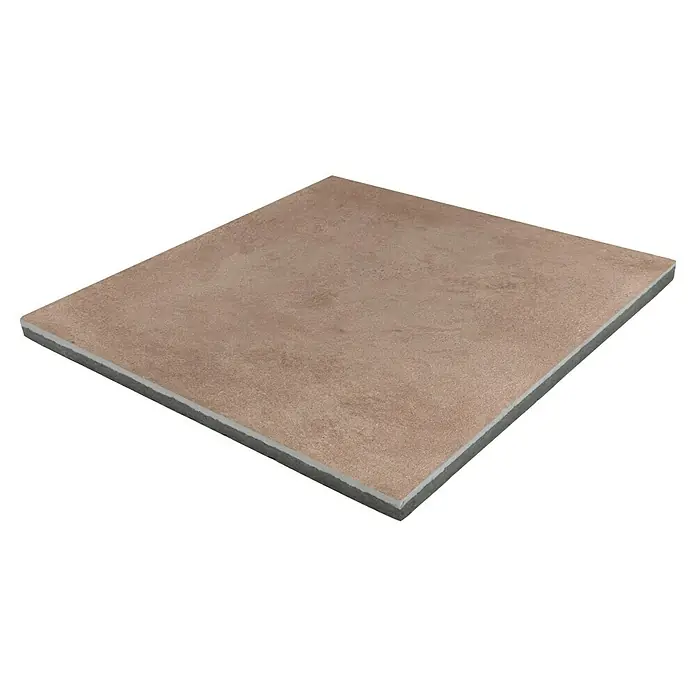 EHL Terrassenplatte Design - 60 x 60 x 4 cm, Braun-Beige, Beton - Nahaufnahme einer einzelnen Fliese, die ein rustikales, erdfarbenes Design aufweist und ideal für moderne Innenräume ist.