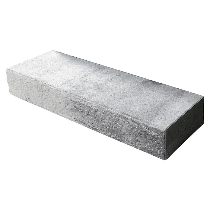 EHL Blockstufe - 100 x 35 x 15 cm, Weiß-Anthrazit, Beton - Ein einzelner, grauer Pflasterstein aus Beton, ideal für Gartenwege oder Terrassen, liegt auf einem schwarzen Hintergrund.