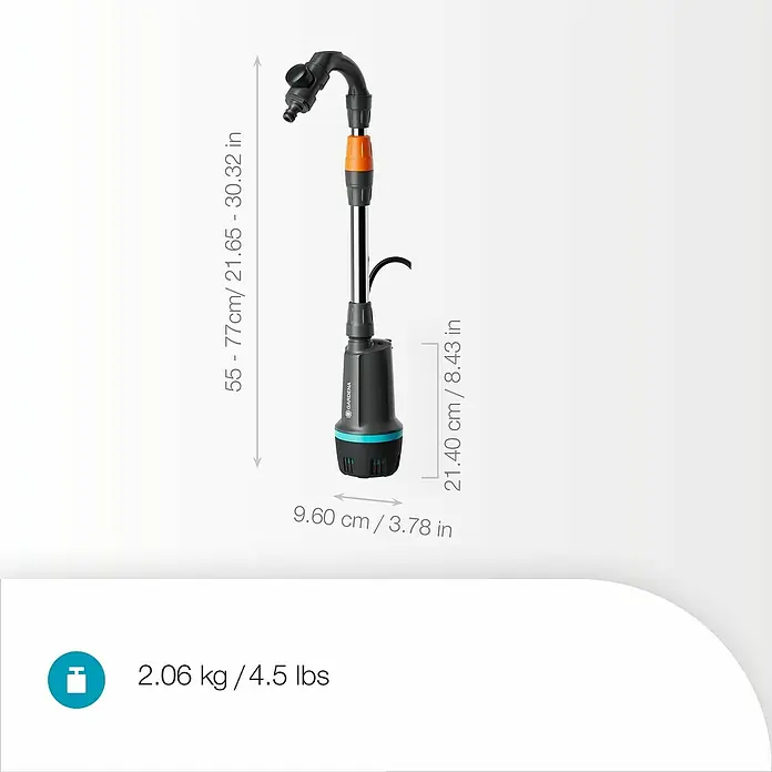 Gardena Power for All 18V Akku-Regenfasspumpe 2600 Comfort - Ohne Akku, Max. Fördermenge: 2.600 l/h - Produktbild einer GARDENA Schmutzwasser-Tauchpumpe mit Maßangaben zu Gewicht, Höhe und Durchmesser.