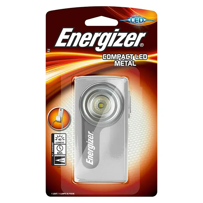 Energizer Linterna Compact - 119 x 26 x 216 mm, 21 lm - Primer plano de una linterna Energizer Compact LED Metal empaquetada, que muestra su diseño compacto y portátil para el uso diario.