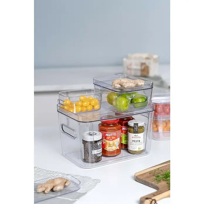 SmartStore Vorratsdose Compact Access - L x B x H: 20 x 29,5 x 16 cm, Kunststoff, Transparent - Küchenaufbewahrungsbehälter aus transparentem Kunststoff mit Griffen, gefüllt mit Lebensmitteln.