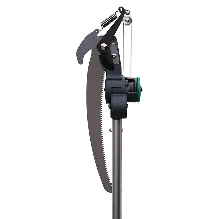 Gardol Teleskop-Astschere GDB32 Comfort - Längenverstellung: 199 cm - 275 cm, Schneidsystem Gartenschere: Bypass - Nahaufnahme einer Astsäge mit Teleskopstiel, ideal zum Beschneiden von Bäumen in großer Höhe, mit scharfer Klinge und Präzisionsmechanismus.