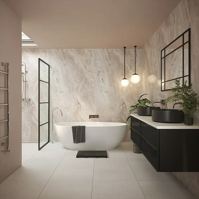 Wetwall Wandpaneel Elite - 16 x 242 cm, Onyx Grey, Abgerundete Kante - Elegantes Badezimmer mit freistehender Badewanne, Doppelwaschtisch mit schwarzen Aufsatzwaschbecken und Marmorfliesen für ein luxuriöses Ambiente.