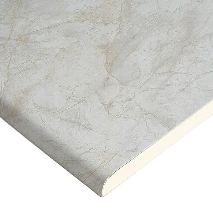 Wetwall Wandpaneel Elite - 16 x 242 cm, Himalayan Marble, Abgerundete Kante - Nahaufnahme einer Arbeitsplatte mit Marmoroptik und abgerundeten Kanten für eine elegante Küchen- oder Badgestaltung.