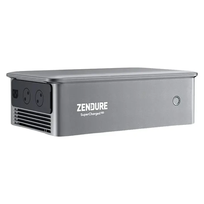 Zendure Powerstation SolarFlow ACE 1500 - 1.500 W - Ansicht eines Zendure SuperCharged Geräts. Das Gerät in Silber hat auf der einen Seite Steckdosen und auf der anderen Seite einen runden Knopf.