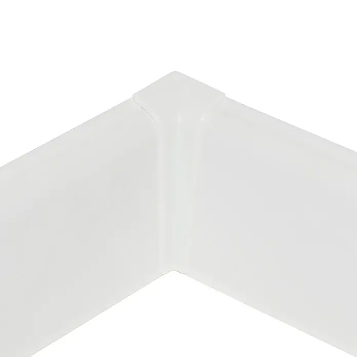 Innenecke Vigo - Weiss, 2 Stk. - Nahaufnahme eines weißen Papierkorbs mit schwarzen Streifen, der ein minimalistisches und modernes Design zeigt.