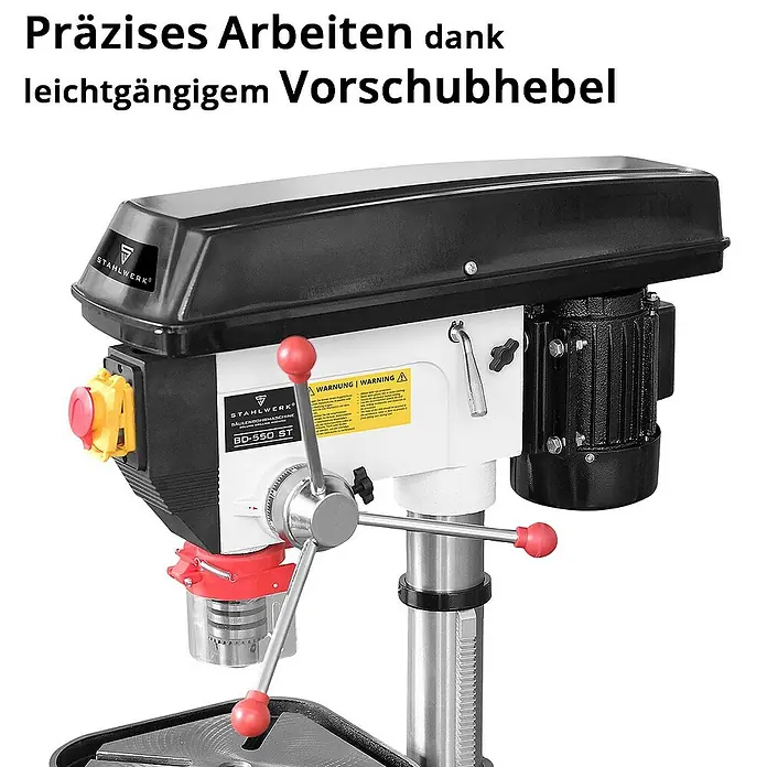 STAHLWERK Bohrmaschine BD-550 ST Säulenbohrmaschine 550W Leistung -  - Abbildung einer STAHLWERK Säulenbohrmaschine BD-550 ST, die präzises Arbeiten dank leichtgängigem Vorschubhebel ermöglicht.