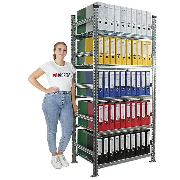 Proregal Aktenregal PROXIMO Grundregal - H x B x T: 210 x 90 x 60 cm, Anzahl Böden: 5 Stk., Stecken, Verzinkt - Das Bild zeigt ein verzinktes Schwerlastregal mit bunten Aktenordnern in verschiedenen Farben, ideal für Büro und Lager.
