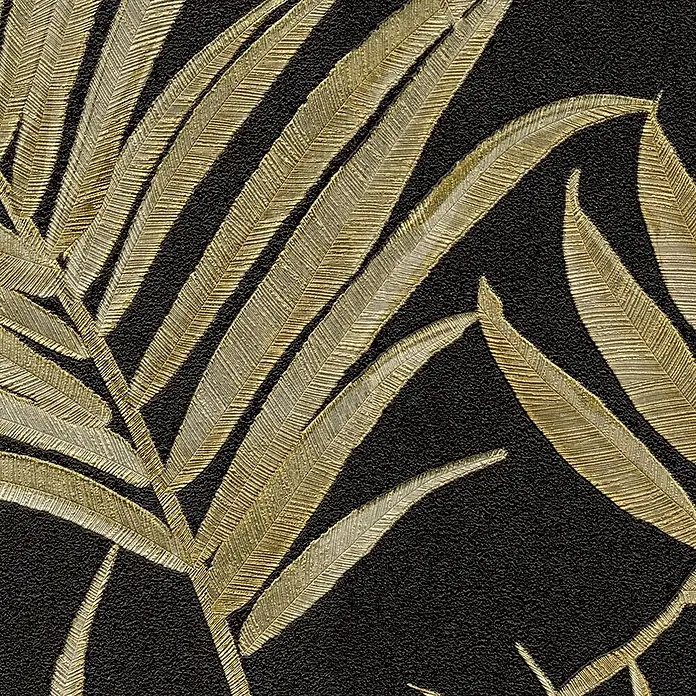 A.S. Création Cosmoliving by Cosmopolitan Vliestapete Ranken - Schwarz-Gold-Grün, Floral, 10,05 x 0,53 m - Nahaufnahme einer strukturierten, schwarzen Tapete mit goldfarbenen Palmenblattmotiven, die einen luxuriösen und tropischen Touch verleiht.