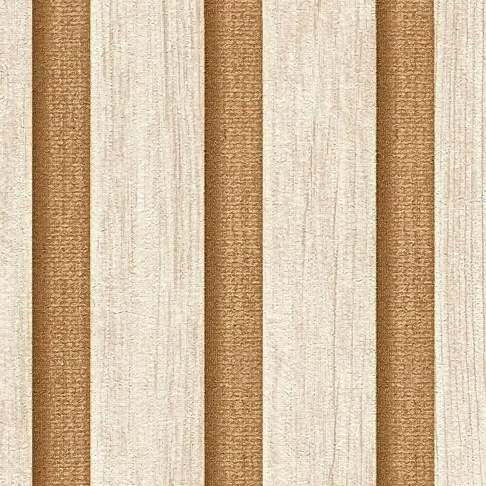 A.S. Création Hygge 3 Vliestapete Paneele - Creme-Braun, Holzoptik, 10,05 x 0,53 m - Ein detailliertes Bild von braun gestreiften Vinyl-Tapeten, das sich ideal für stilvolle Raumgestaltung eignet. Textur und Design der Tapete kommen gut zur Geltung.