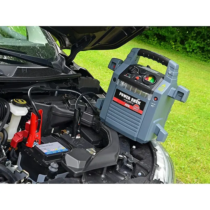 APA Energiestation - 32 Ah - Tragbarer APA Power Pack Starthilfe-Akkumulator mit Kabelklemmen zum Starten einer Autobatterie.